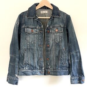 Madewell distressed denim jacket size small